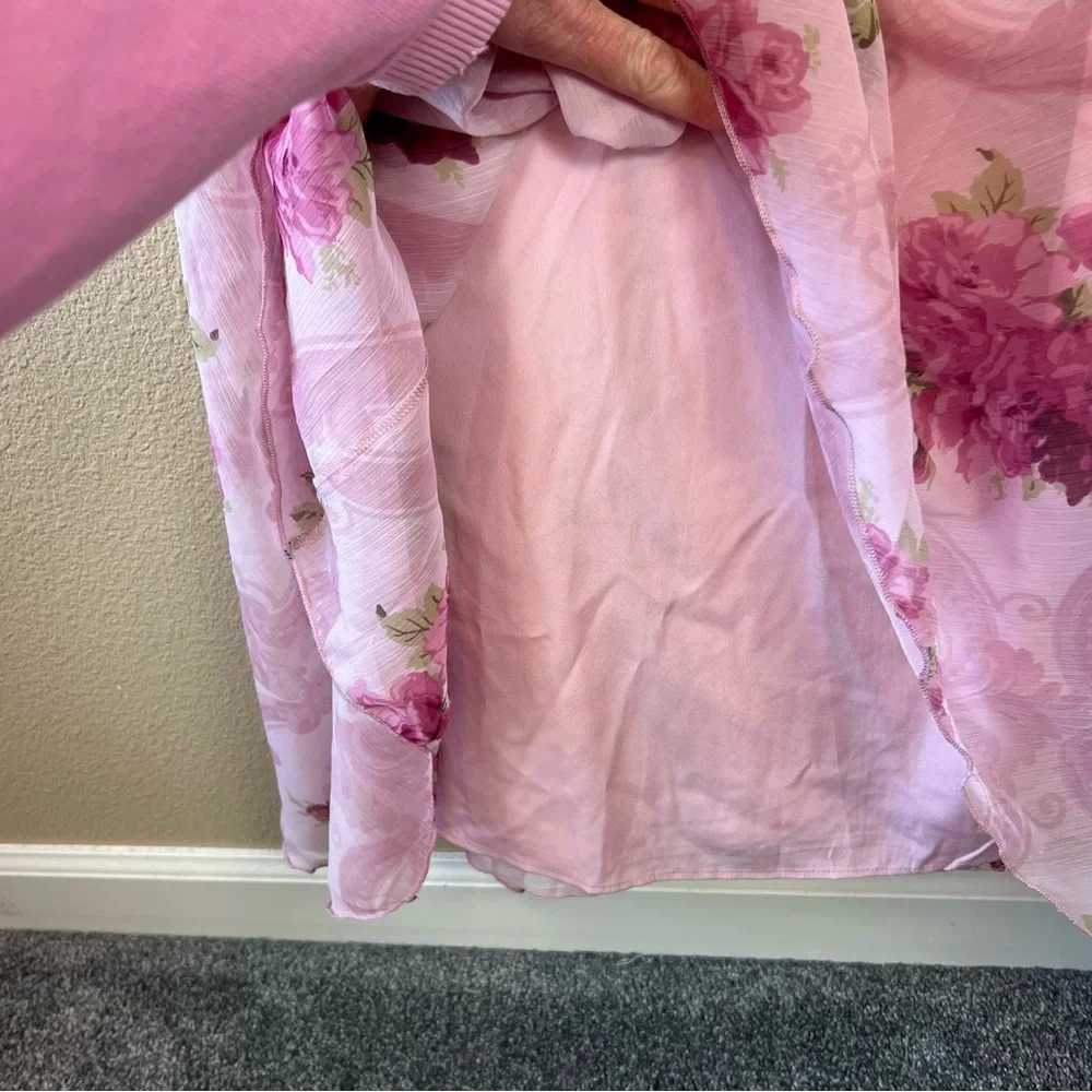 ASOS Design Curve ruffle maxi dress with flutter sleeves in pink floral print - Picture 11 of 12